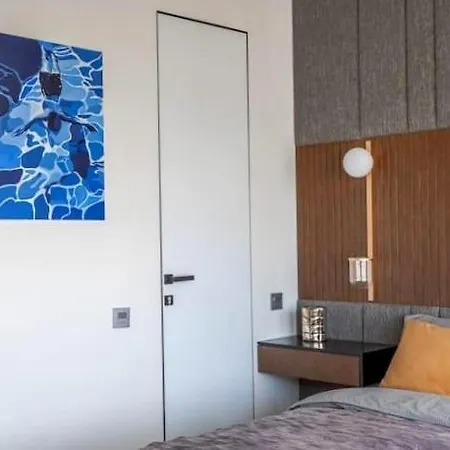 Unique Apartment For 6 *
