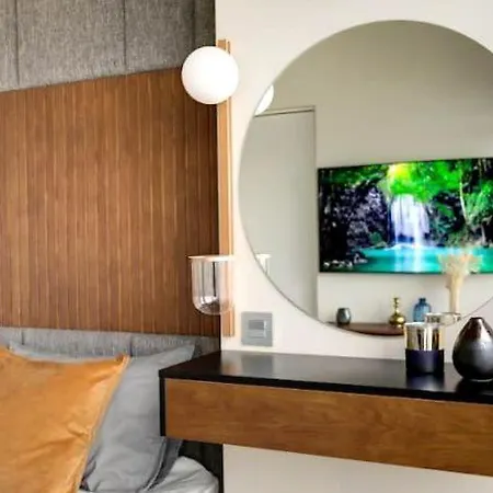 Unique Apartment For 6 *